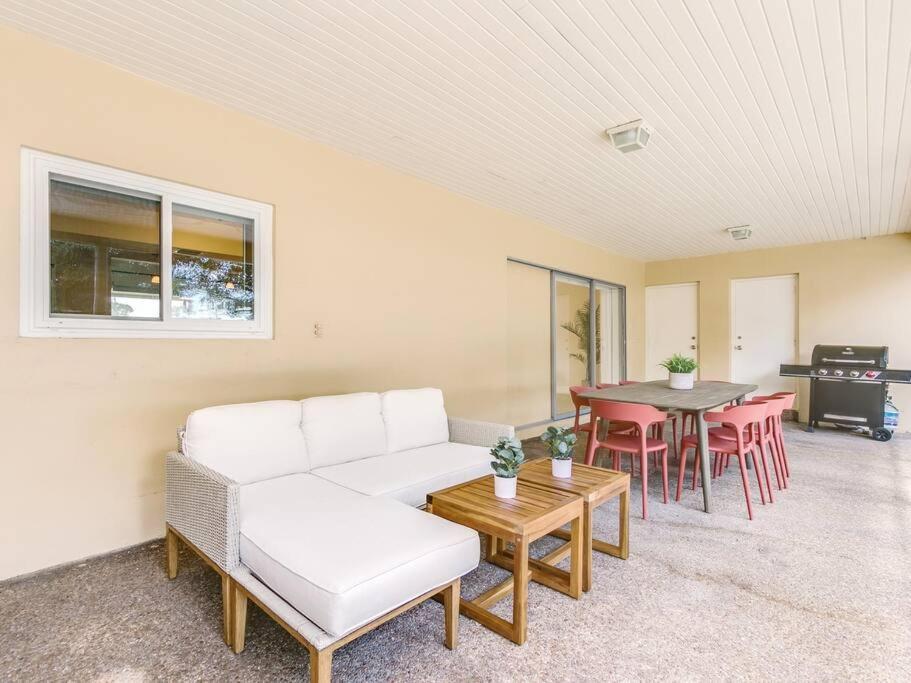 Modern Spacious 5-Bedroom Home With Pool Hollywood Dış mekan fotoğraf